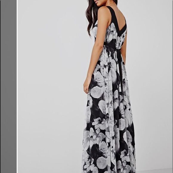 RW&Co | XS | Sleeveless V-Neck Maxi Dress Floral Print - Picture 2 of 3